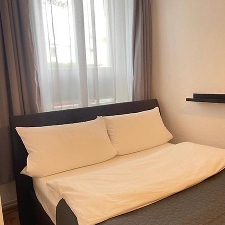 Ferienwohnung Im Stadtzentrum Von Bernau - Schoene Ferienwohnung Mit 1 1/2 Zimmern, Bad, Spuelmaschine, Waschmaschine, Komplette Kueche, Wlan Bernau bei Berlin Exterior photo