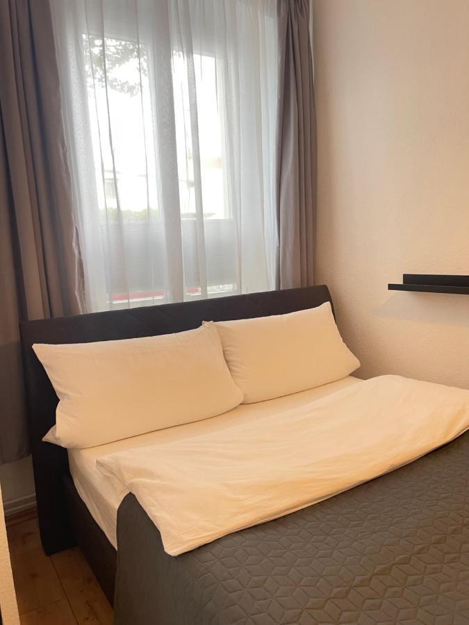 Ferienwohnung Im Stadtzentrum Von Bernau - Schoene Ferienwohnung Mit 1 1/2 Zimmern, Bad, Spuelmaschine, Waschmaschine, Komplette Kueche, Wlan Bernau bei Berlin Exterior photo