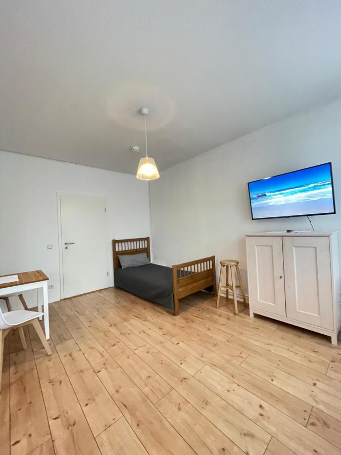 Ferienwohnung Im Stadtzentrum Von Bernau - Schoene Ferienwohnung Mit 1 1/2 Zimmern, Bad, Spuelmaschine, Waschmaschine, Komplette Kueche, Wlan Bernau bei Berlin Exterior photo